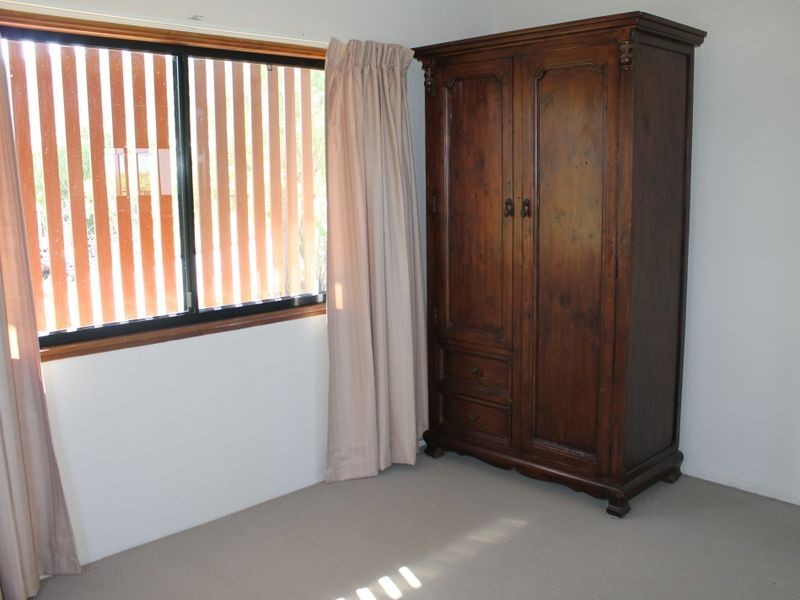 18 Sayre Crescent, Boyne Island QLD 4680