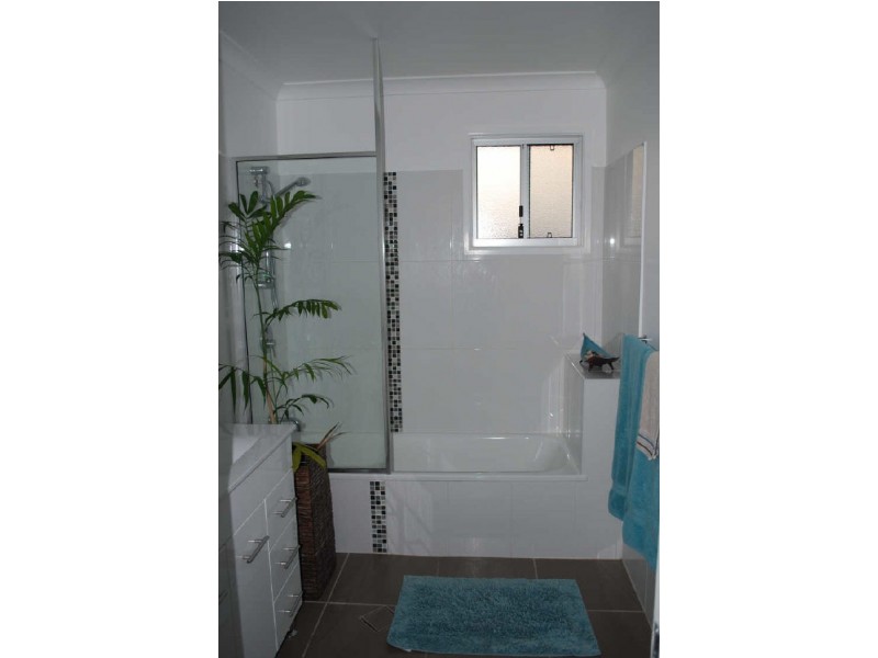 11 Macedon Street, Tannum Sands QLD 4680