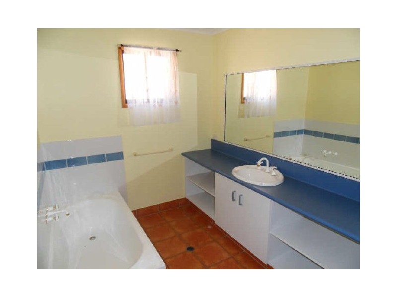 29 Wyndham Avenue, Boyne Island QLD 4680