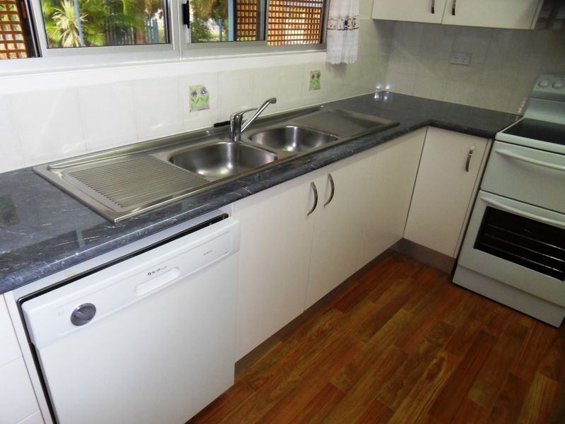 35 ALKINA CRESCENT, Boyne Island QLD 4680
