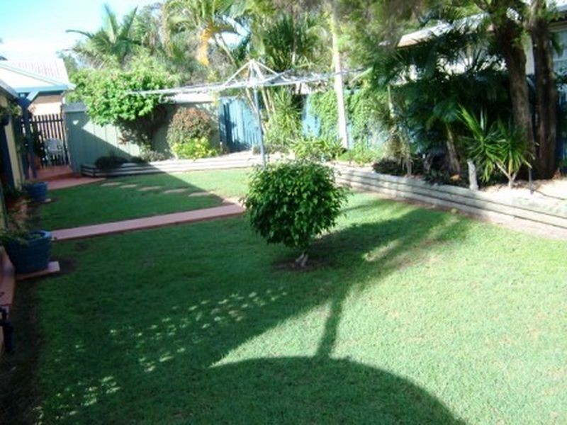 35 ALKINA CRESCENT, Boyne Island QLD 4680