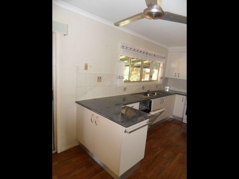 35 ALKINA CRESCENT, Boyne Island QLD 4680