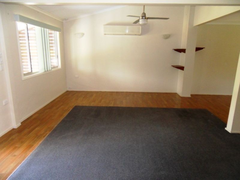 35 ALKINA CRESCENT, Boyne Island QLD 4680