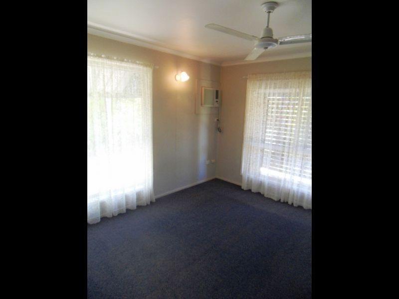 35 ALKINA CRESCENT, Boyne Island QLD 4680