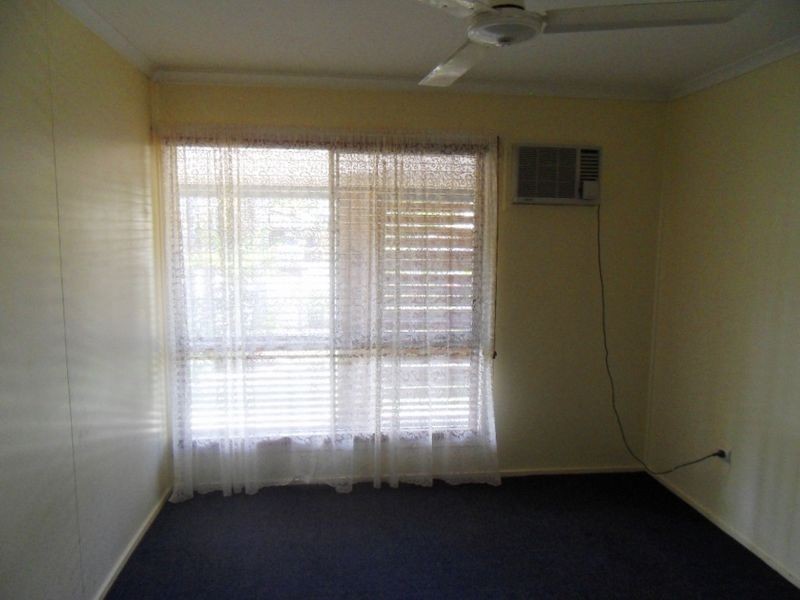 35 ALKINA CRESCENT, Boyne Island QLD 4680
