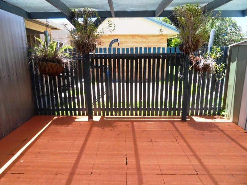 35 ALKINA CRESCENT, Boyne Island QLD 4680