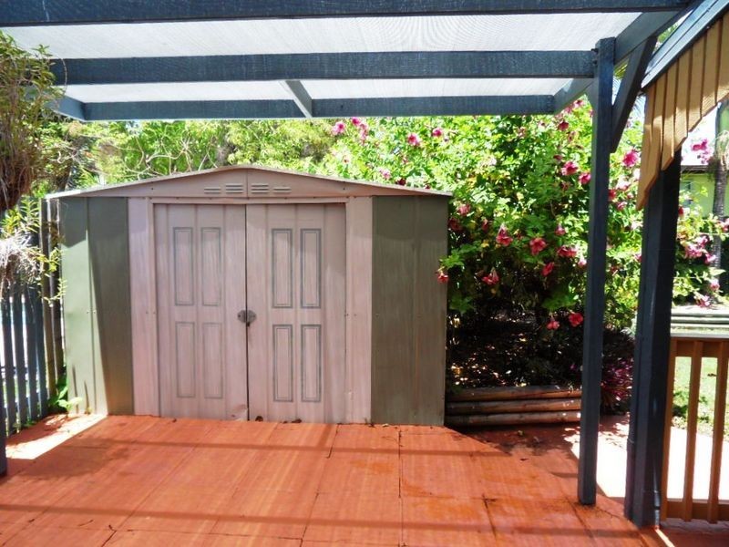 35 ALKINA CRESCENT, Boyne Island QLD 4680