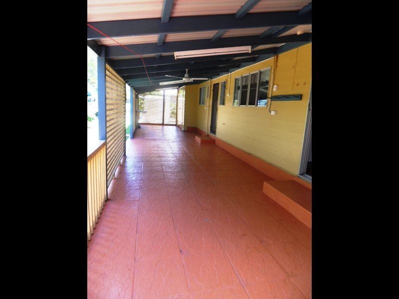 35 ALKINA CRESCENT, Boyne Island QLD 4680