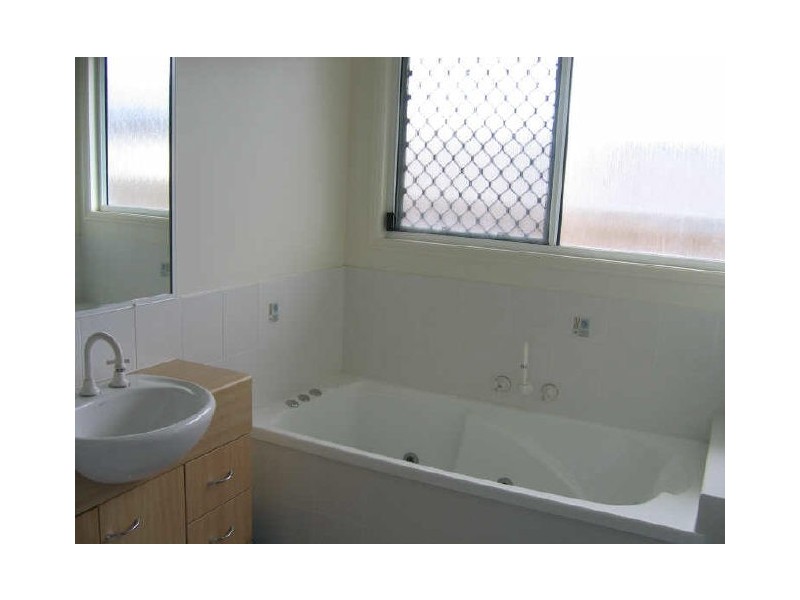 7 Riverside Drive, Tannum Sands QLD 4680