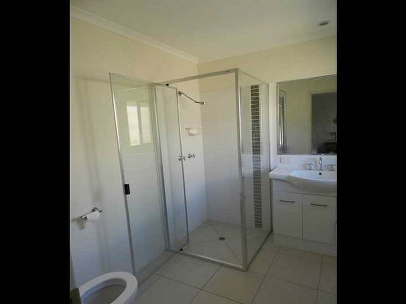 16 Surita Court, Boyne Island QLD 4680
