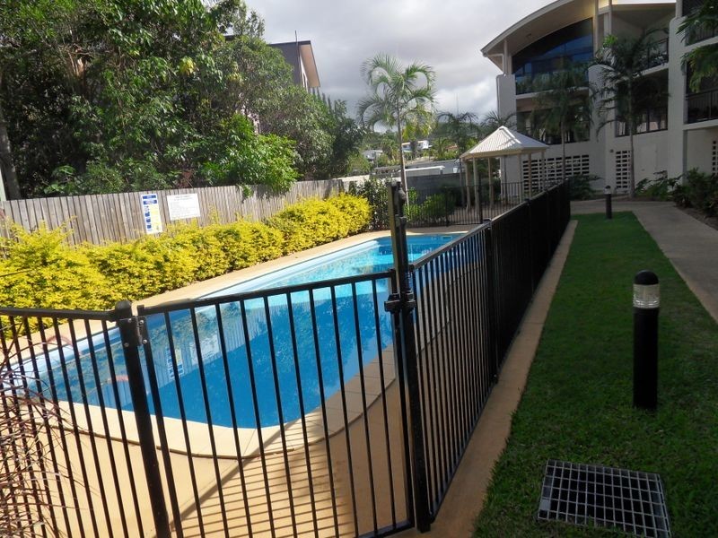 2/8a WYNDHAM AVENUE, Boyne Island QLD 4680