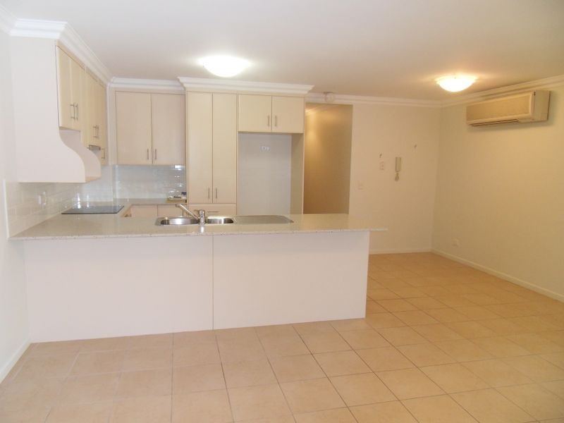 2/8a WYNDHAM AVENUE, Boyne Island QLD 4680