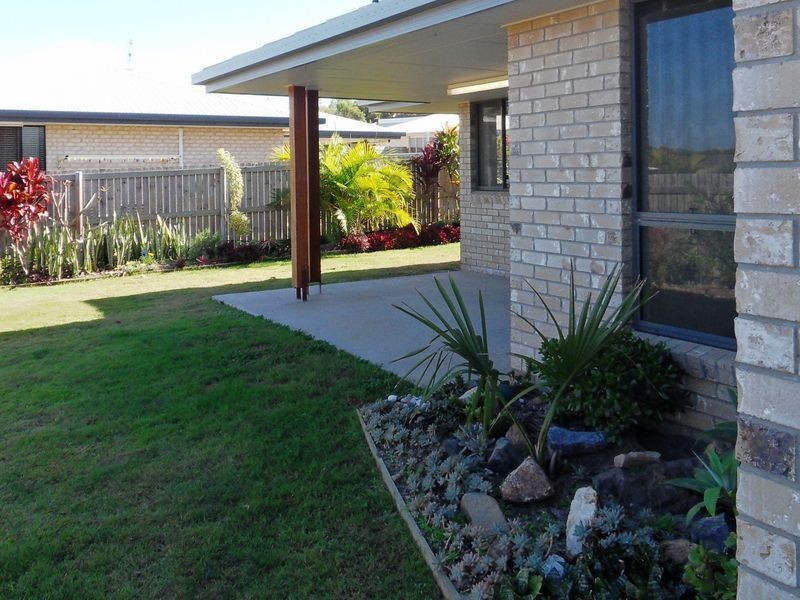 11 STELLA STREET, Boyne Island QLD 4680