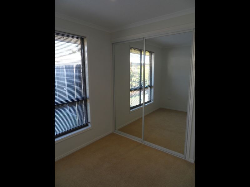 11 STELLA STREET, Boyne Island QLD 4680