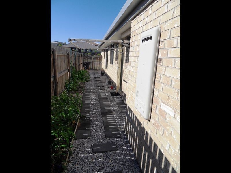 11 STELLA STREET, Boyne Island QLD 4680