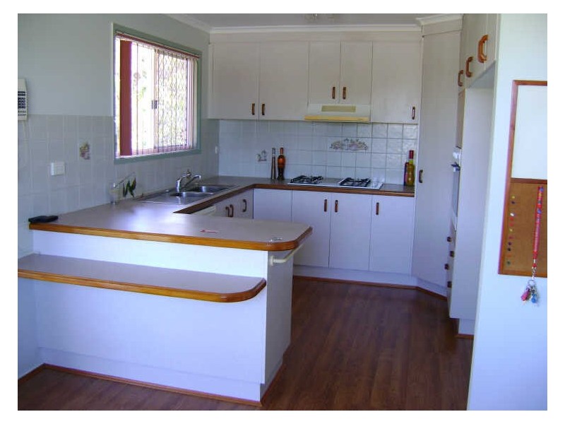 7 CREST AVENUE, Boyne Island QLD 4680