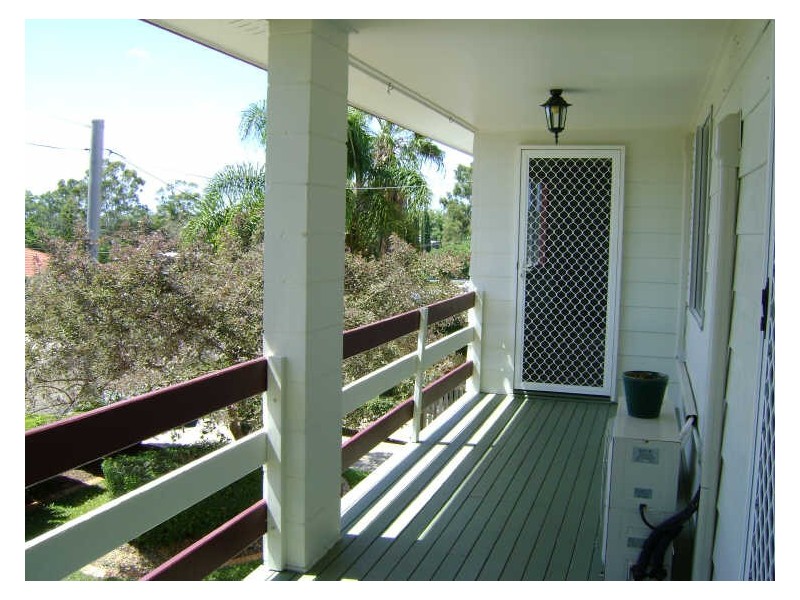 7 CREST AVENUE, Boyne Island QLD 4680