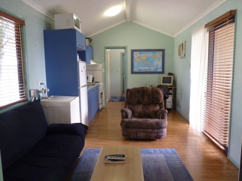 3 ALPINE AVENUE, Boyne Island QLD 4680