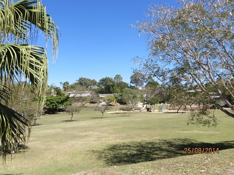 2/4 PITTSBAY CRESCENT, Boyne Island QLD 4680
