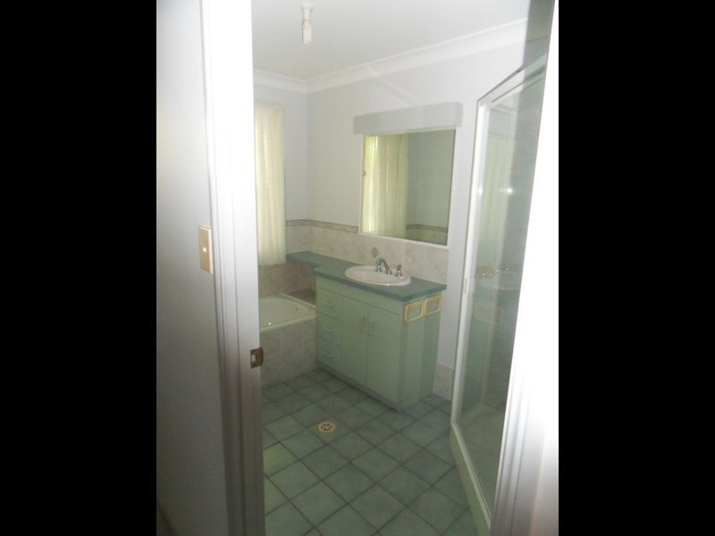 3 MINYA CLOSE, Boyne Island QLD 4680