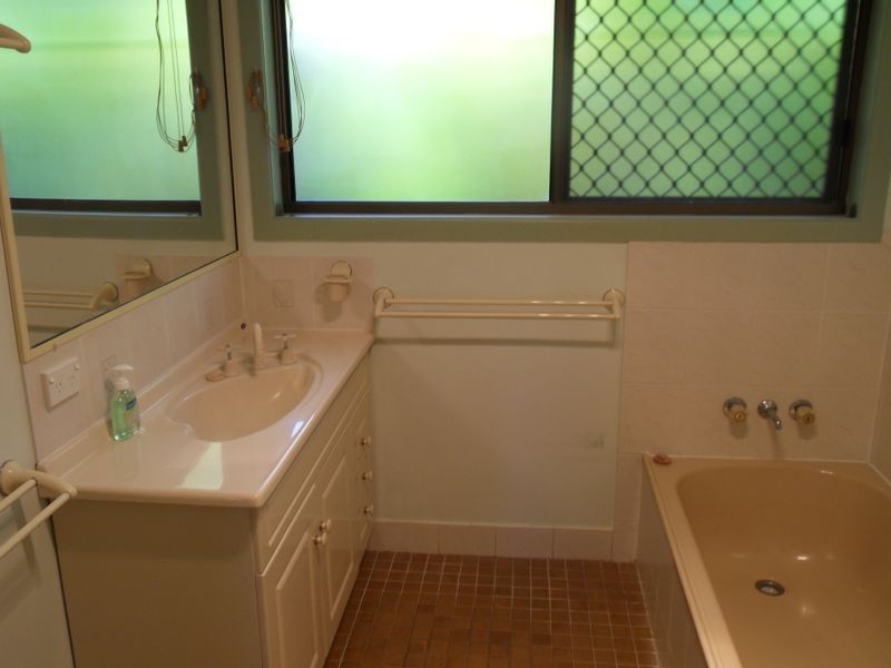 32 PLEASANT AVENUE, Tannum Sands QLD 4680