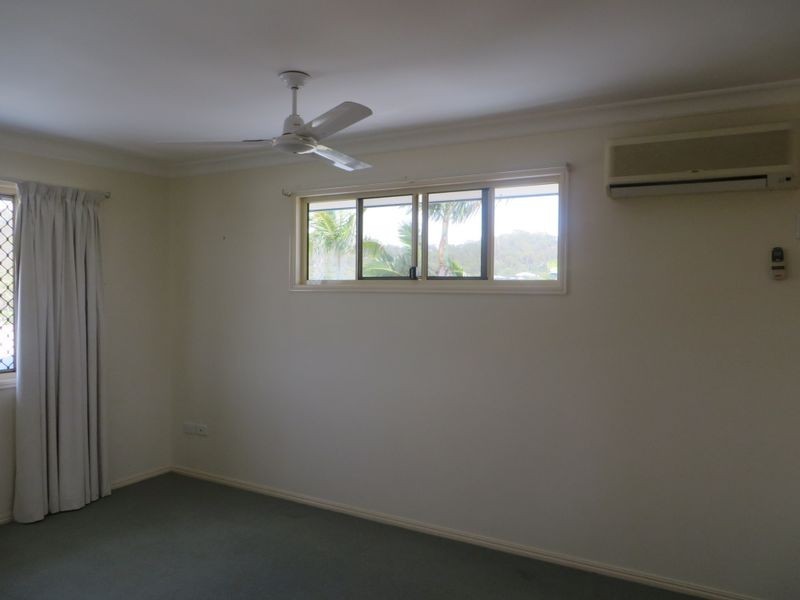 27 LOMANDRA STREET, Boyne Island QLD 4680