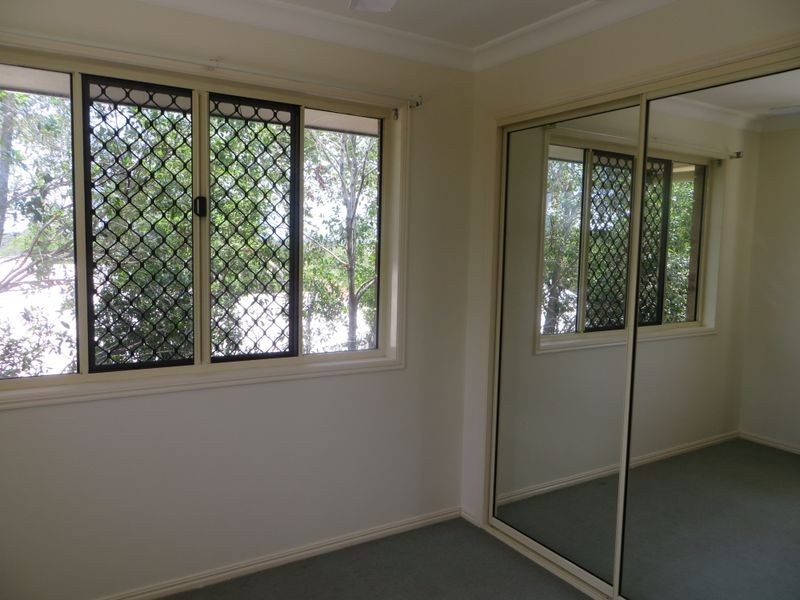 27 LOMANDRA STREET, Boyne Island QLD 4680