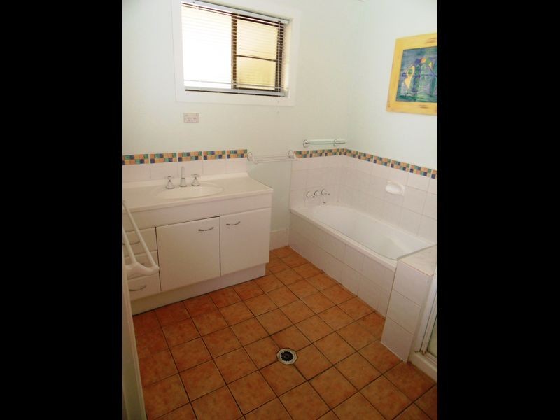 15 LATROBE STREET, Tannum Sands QLD 4680