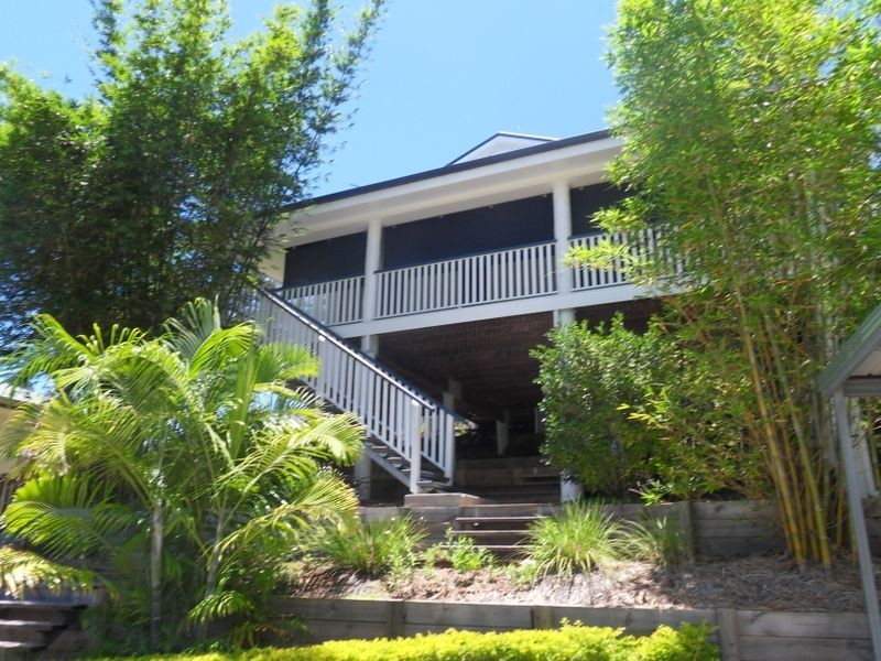 6 CHARLES CRESCENT, Tannum Sands QLD 4680