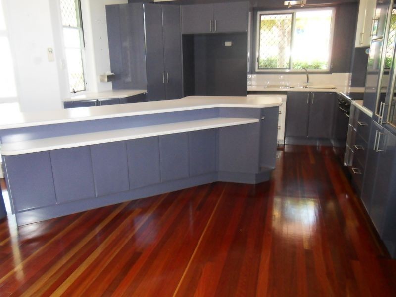 6 CHARLES CRESCENT, Tannum Sands QLD 4680