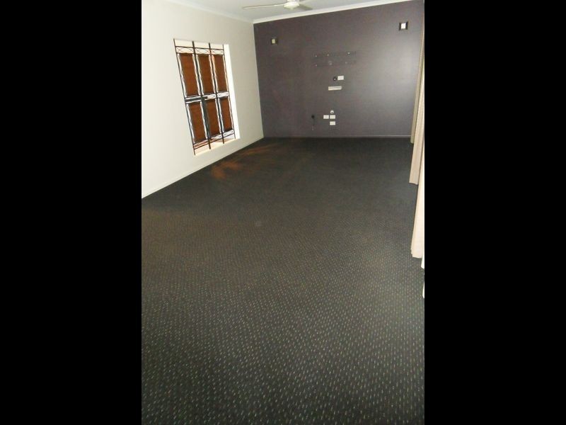 6 CHARLES CRESCENT, Tannum Sands QLD 4680