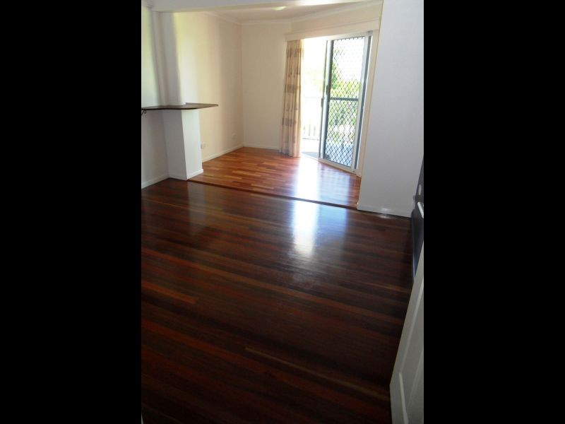 6 CHARLES CRESCENT, Tannum Sands QLD 4680