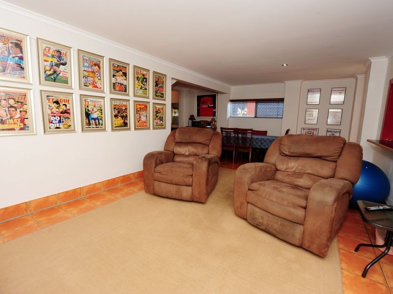 72 WYNDHAM AVENUE, Boyne Island QLD 4680