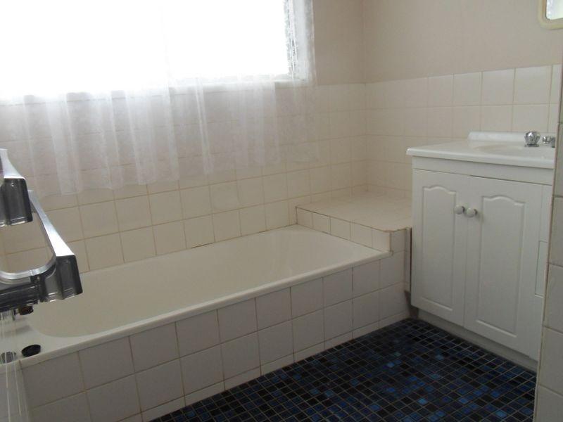 54 LATROBE STREET, Tannum Sands QLD 4680