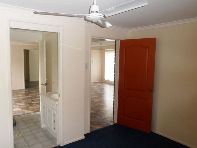 54 LATROBE STREET, Tannum Sands QLD 4680