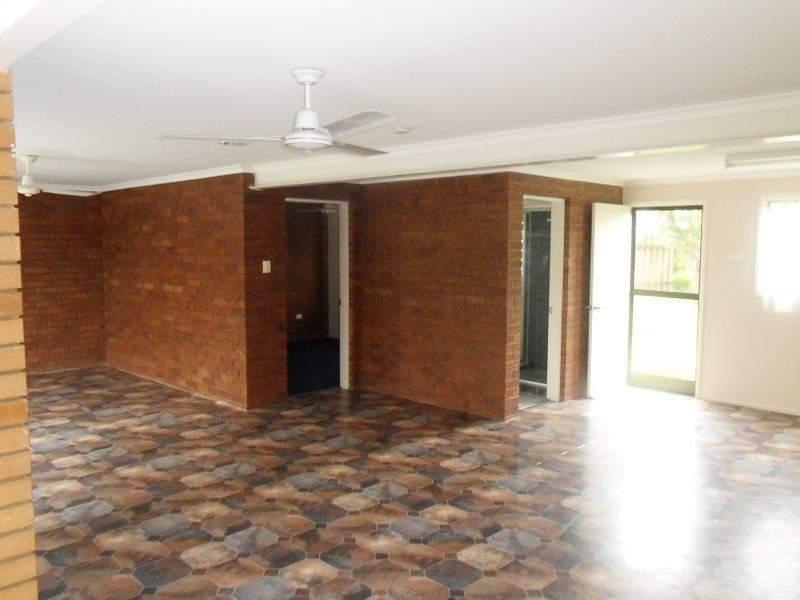 54 LATROBE STREET, Tannum Sands QLD 4680