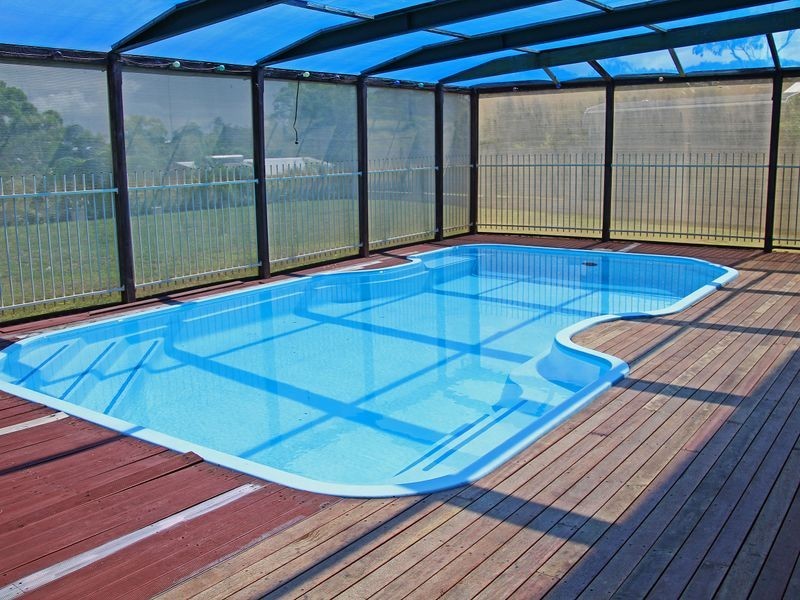 15 Richard Street, Boyne Island QLD 4680