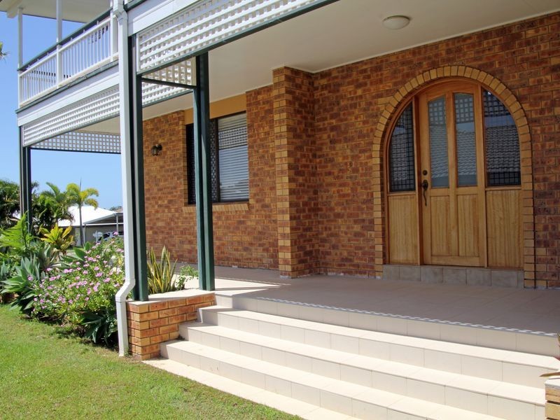 15 Richard Street, Boyne Island QLD 4680