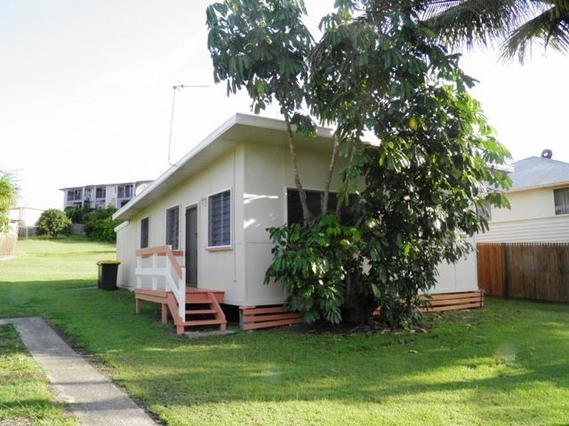 2 CORAL STREET, Tannum Sands QLD 4680