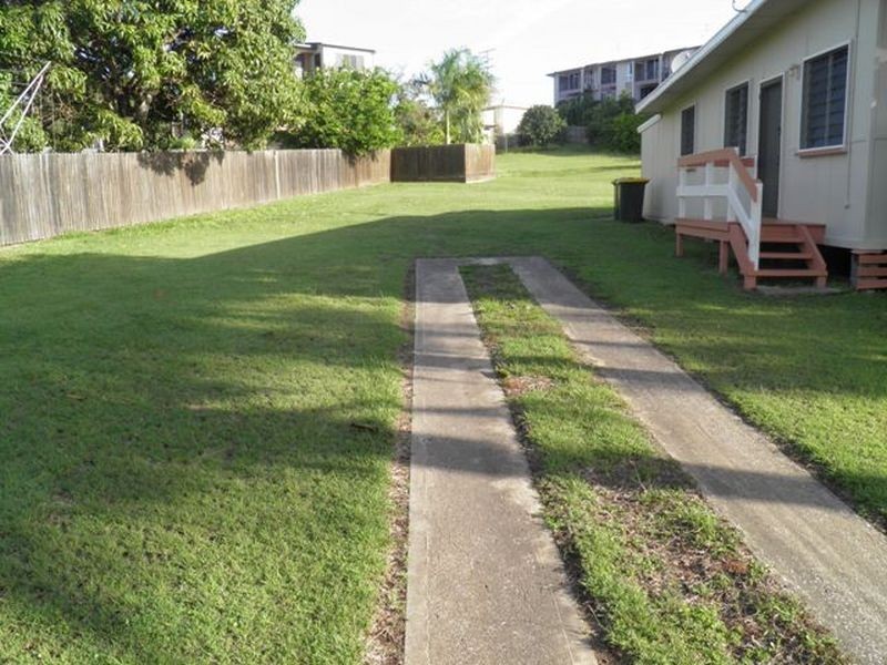 2 CORAL STREET, Tannum Sands QLD 4680