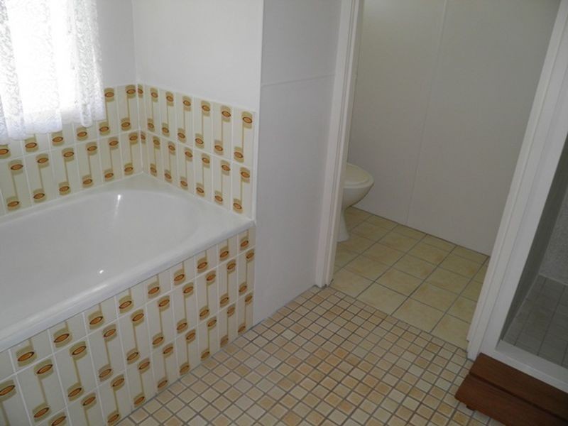 2 CORAL STREET, Tannum Sands QLD 4680