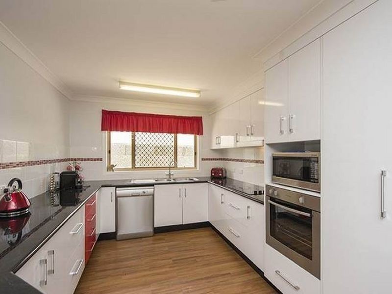 19 Valley Way, Boyne Island QLD 4680