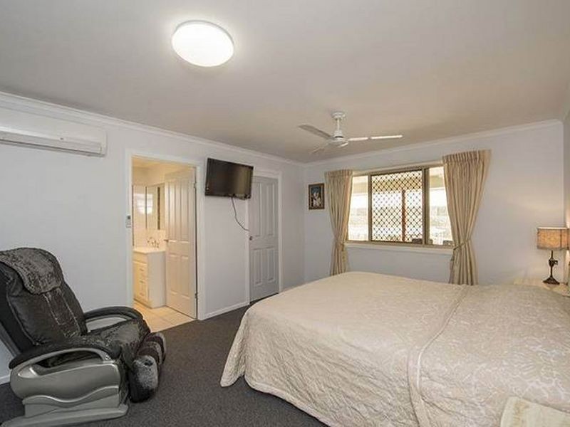 19 Valley Way, Boyne Island QLD 4680