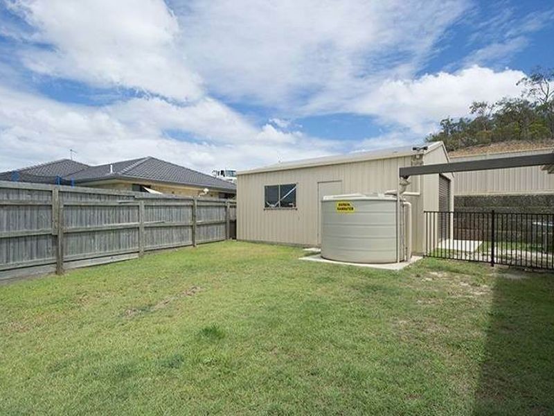19 Valley Way, Boyne Island QLD 4680