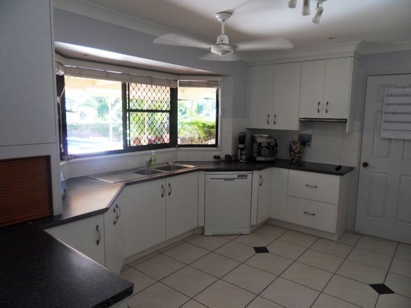 33 WYNDHAM AVENUE, Boyne Island QLD 4680