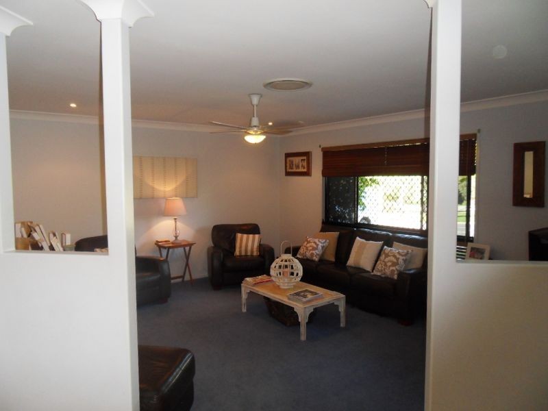 33 WYNDHAM AVENUE, Boyne Island QLD 4680