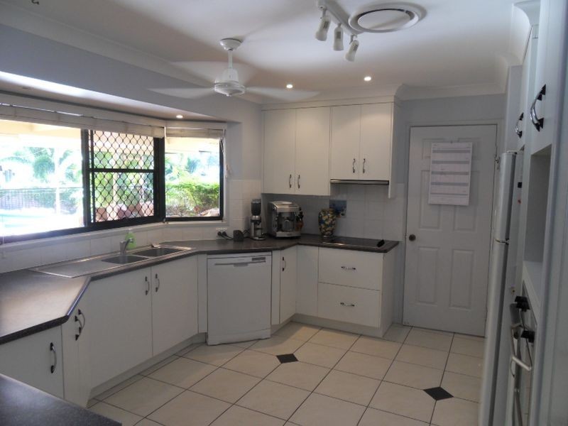 33 WYNDHAM AVENUE, Boyne Island QLD 4680