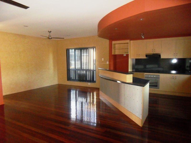 10 DOUGLAS STREET, Tannum Sands QLD 4680