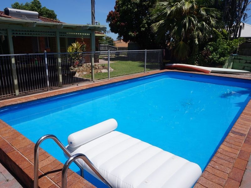 82 Booth Ave, Tannum Sands QLD 4680
