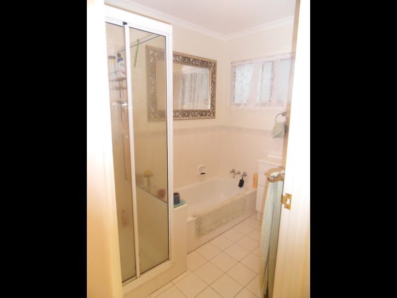 5 Stokes Street, Boyne Island QLD 4680